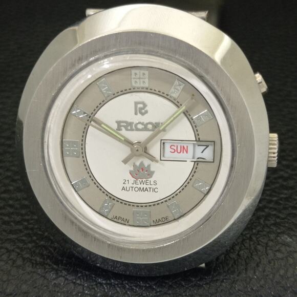 Vintage 1980 Ricoh Automatic Mens Silver Watch W/daydate & Gray accents - Picture 3 of 10